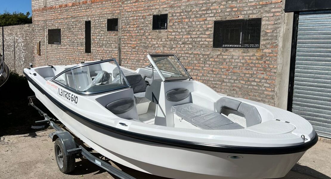 Imagen de Albatros 640 Open Sport